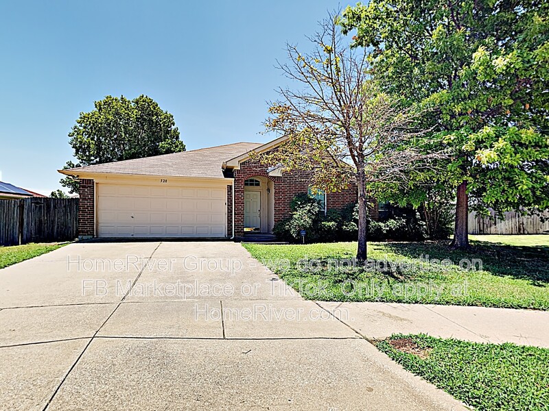 Arlington House: 528 Fossil Lake Ct