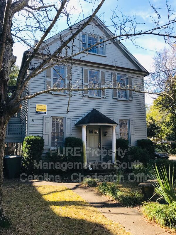 Charleston House: 51 Smith St