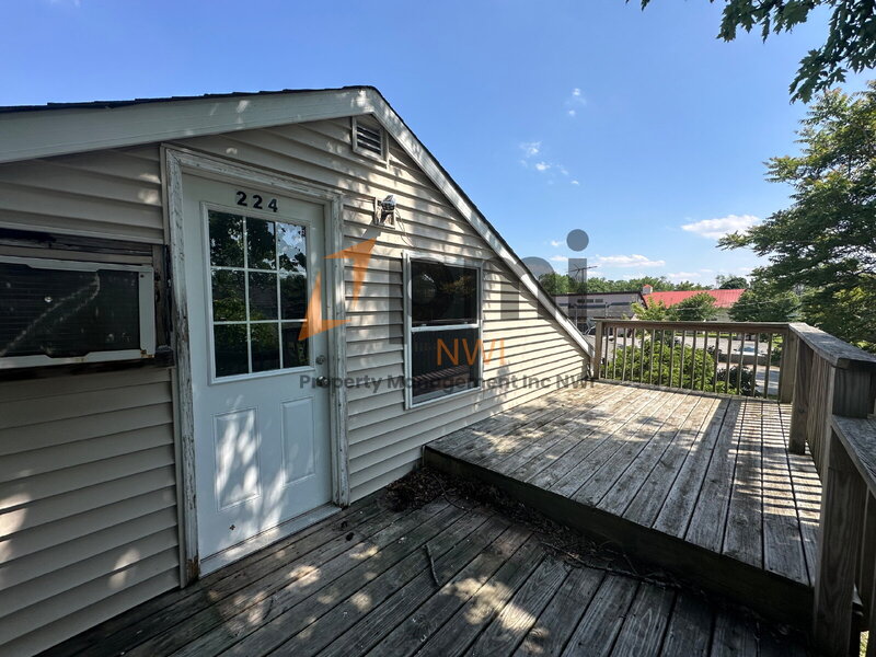 Kouts Condo: 224 South Main Street (Upper Rear Unit)