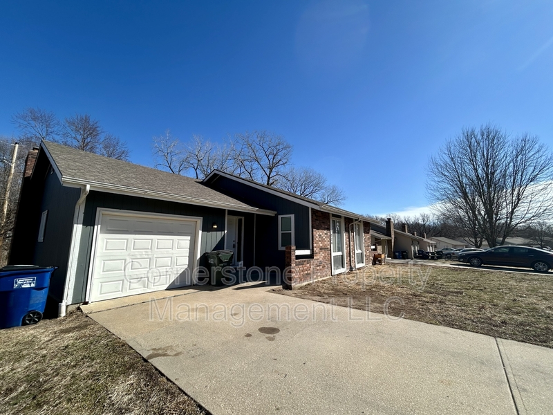 Lawrence House: 1024 Jana Drive