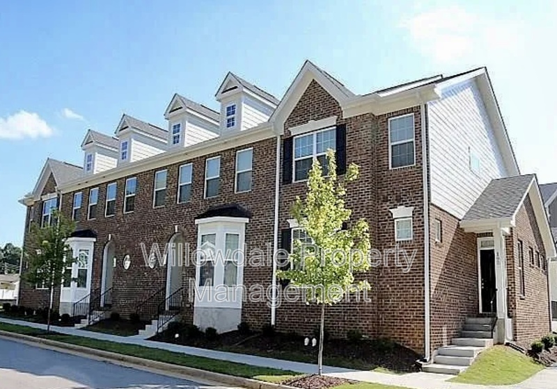 Holly Springs Townhome: 100 Spring Pine lane