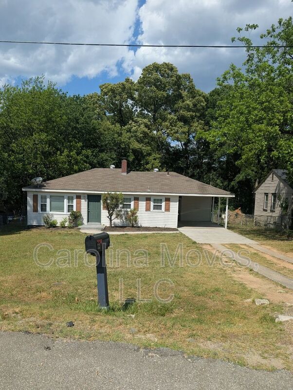 Greenville House: 32 Kay Drive