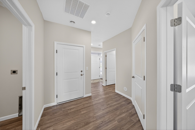 Pine Island House: 1805 Lynx Place SE