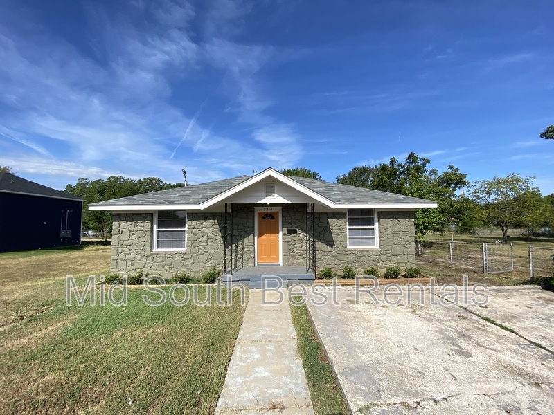 Little Rock House: 3214 Bishop St