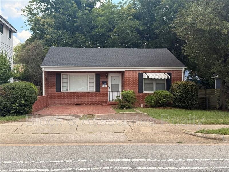 Raleigh House: 115 S Tarboro St