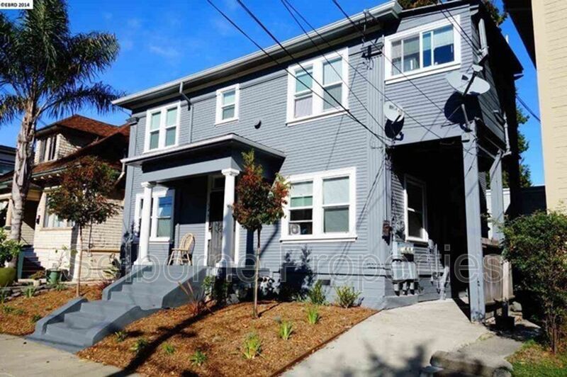Oakland House: 544 Merrimac St