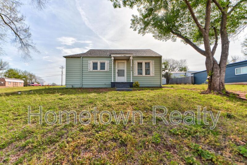 Guthrie House: 924 N Broad Street