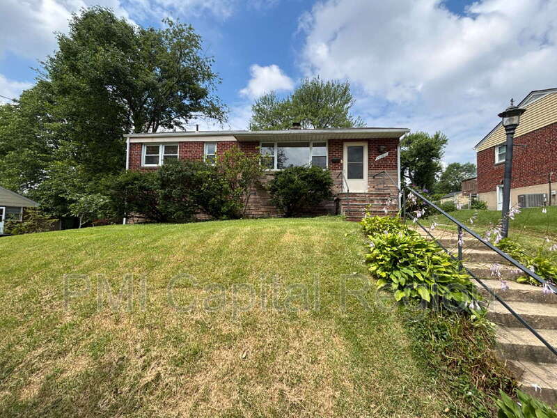 Silver Spring House: 10302 Duvawn Place