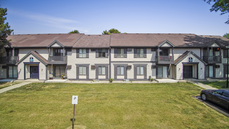 Toledo Condo: 5943 Walnut Circle Dr. - E18