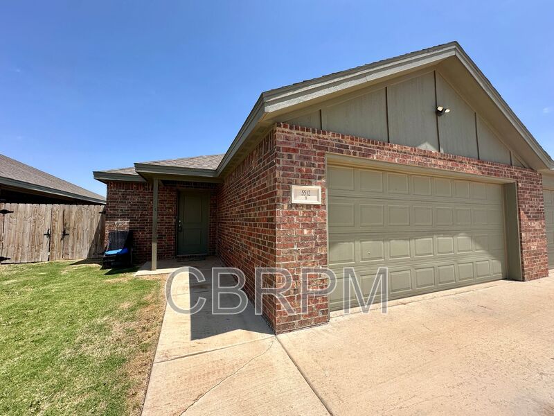 Lubbock House: 5512 122nd Street