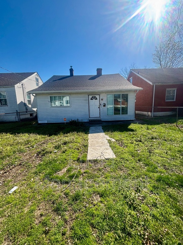 Louisville House: 3633 Kahlert Avenue