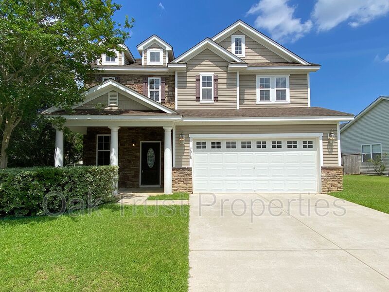 Hanahan House: 7018 Bellflower Lane