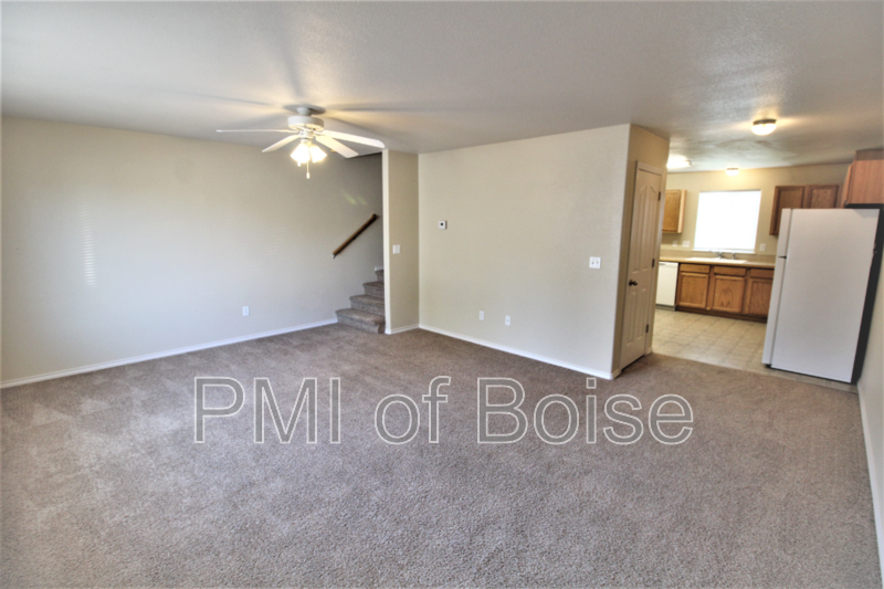 Nampa Townhome: 1031 E Iowa Ave