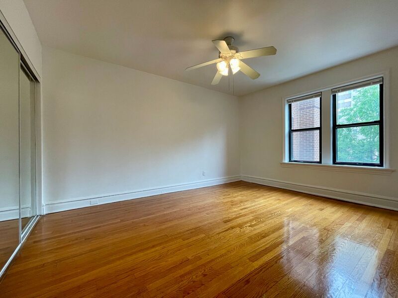 St Louis Condo: 6240 Southwood Ave - 2E