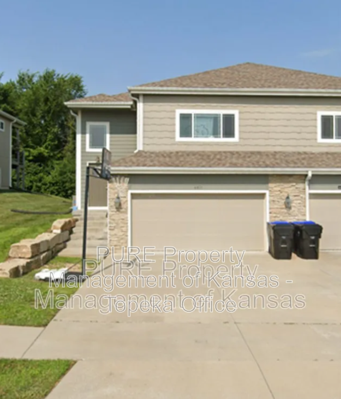 Topeka House: 4425 SE Gemstone Lane