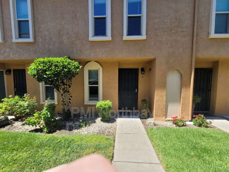 Fairfield Condo: 1206 Dana Dr