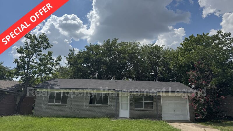 Mesquite House: 1021 Irene Dr