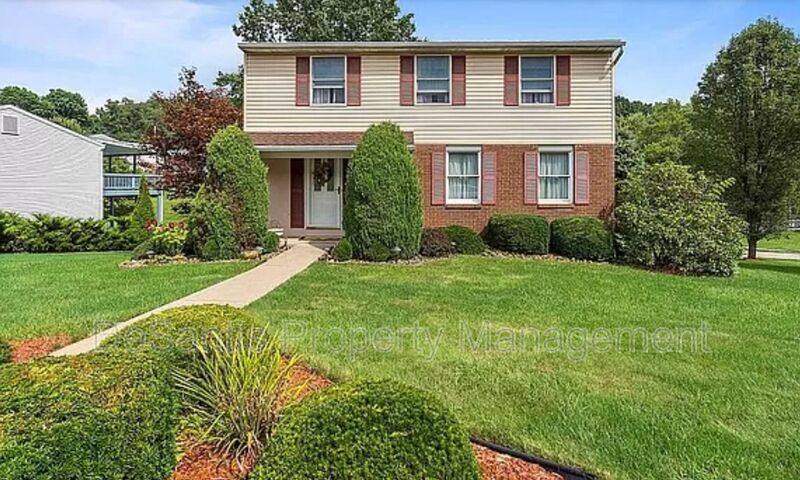Aliquippa House: 6101 Chatham Drive