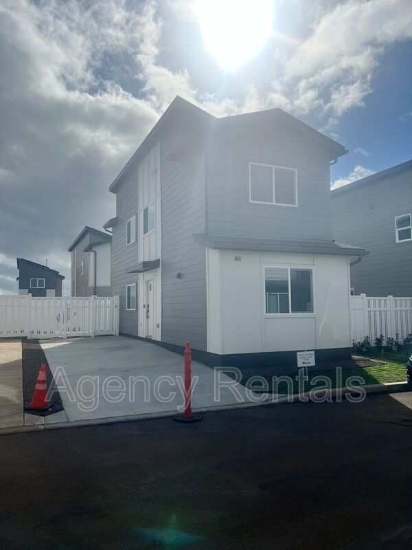 Ewa Beach House: 91-3525 Kamalie Mua St. 79