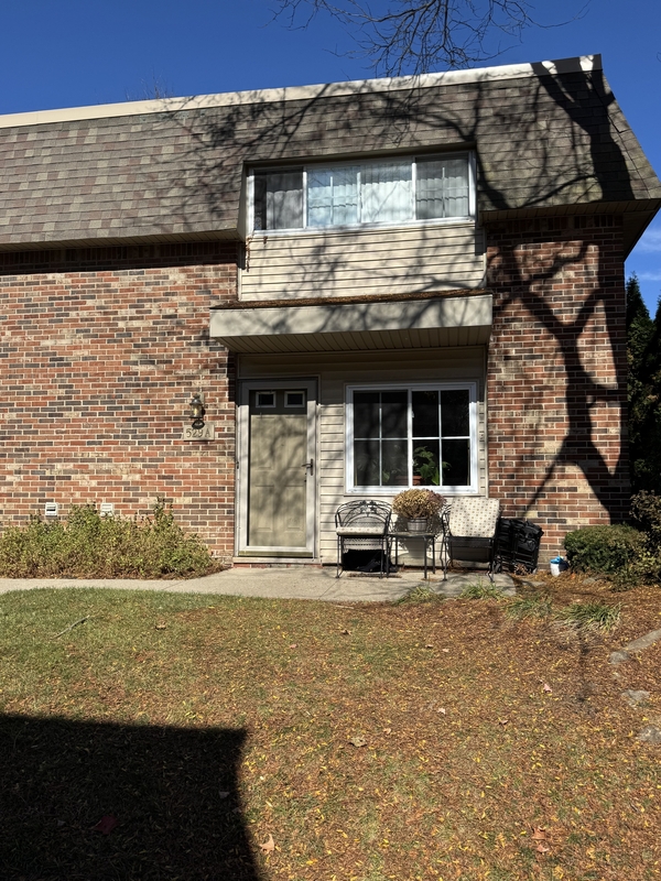 Ann Arbor Condo: 529 Longshore Drive