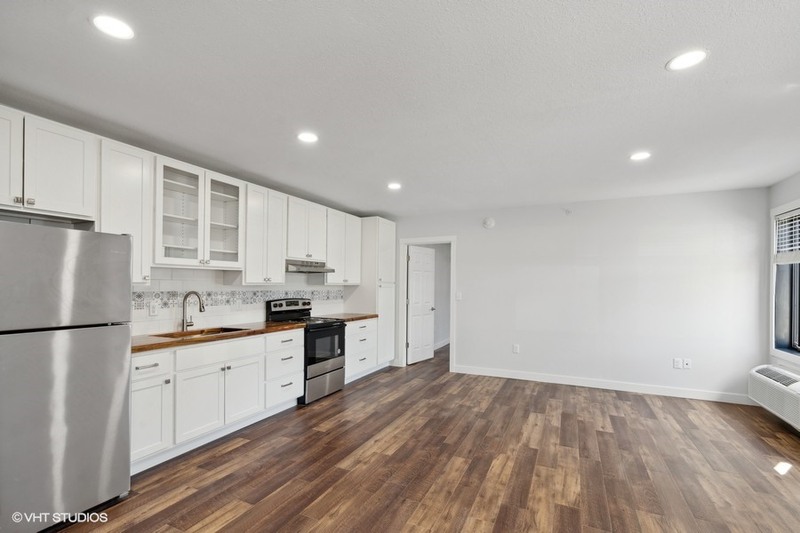 Pella Condo: 413 Jefferson Street - 10