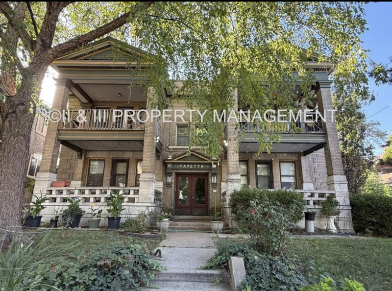 Kansas City House: 3700 Wyandotte St- Apt 1N