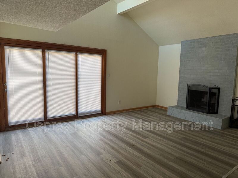 Move-In Ready 4BR Home on Cul-de-Sac in Green Run "ASK ABOUT OUR ZERO DEPOSIT" - Photo 3