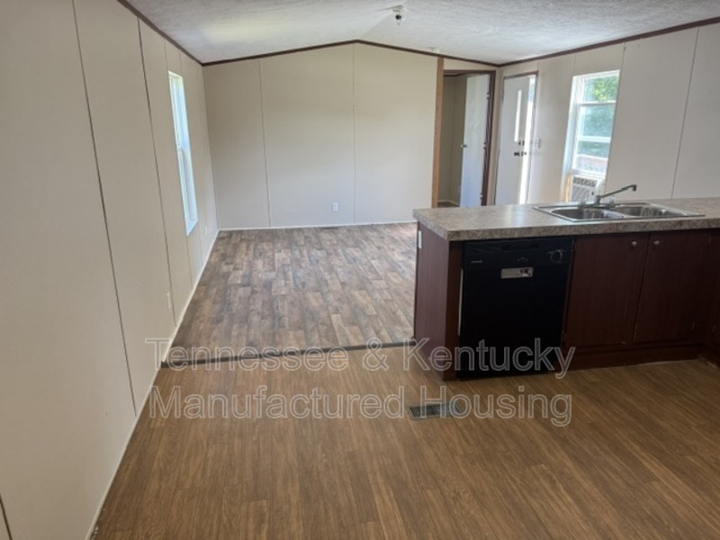 Glasgow House: 1104 Columbia Avenue
