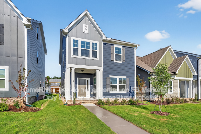 Knightdale House: 821 Portland Rose Dr