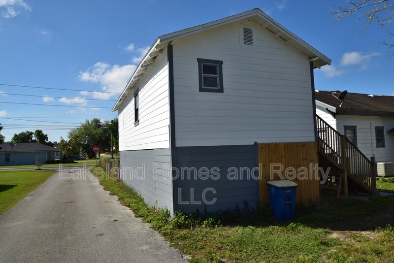 Bartow Condo: 1060 1/2 East Wabash St