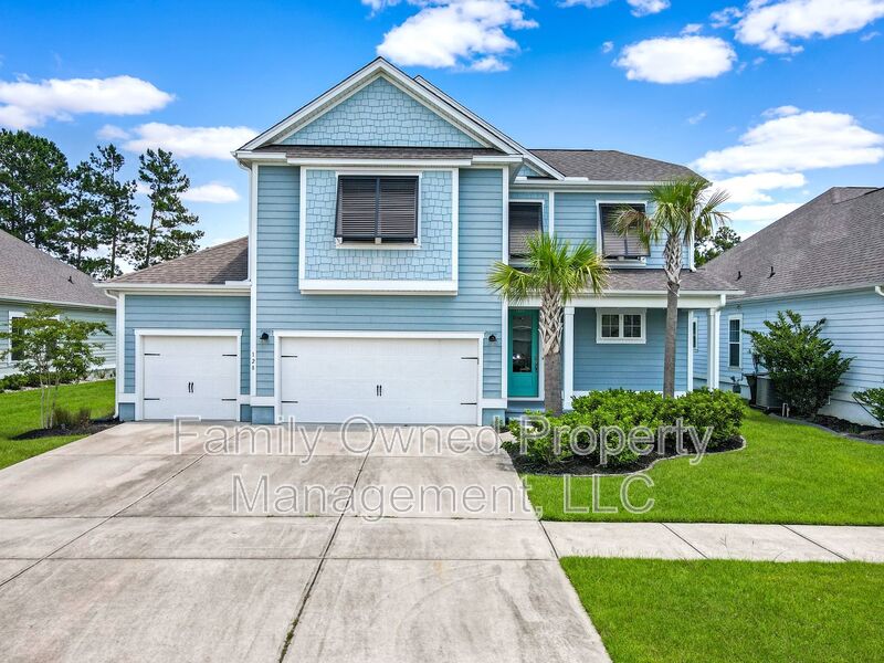 Summerville House: 128 Whaler Ave
