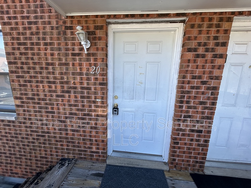 Springfield Condo: 110 W Lake Shore Dr