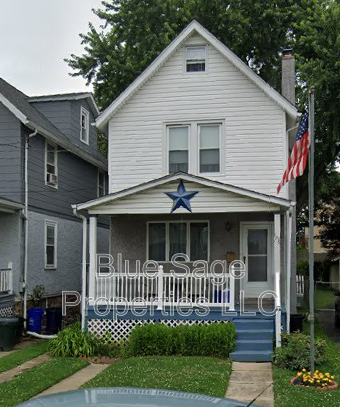 Clifton Heights House: 105 W Broadway Ave