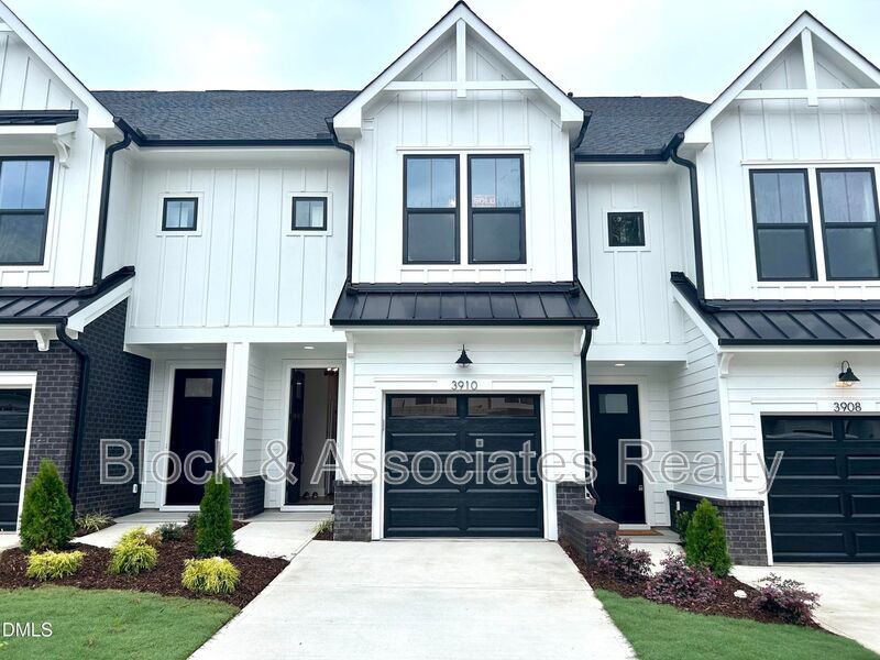 Raleigh House: 3910 Lost Fawn Ct