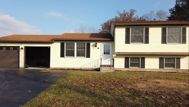 Rochester House: 38 Loyalist Ave