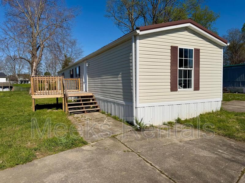 Scott Depot House: 17 Riddle Mobile Home Park