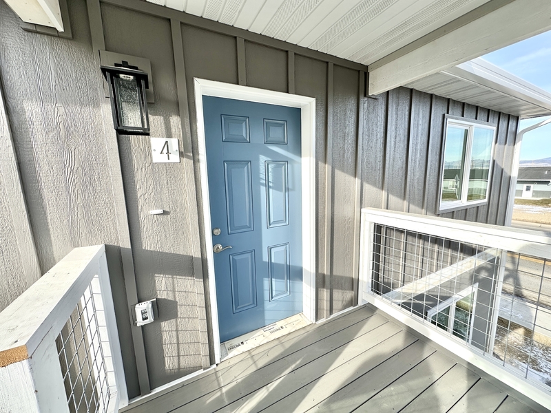 Helena Condo: 3187 Queen Anns Street - 4