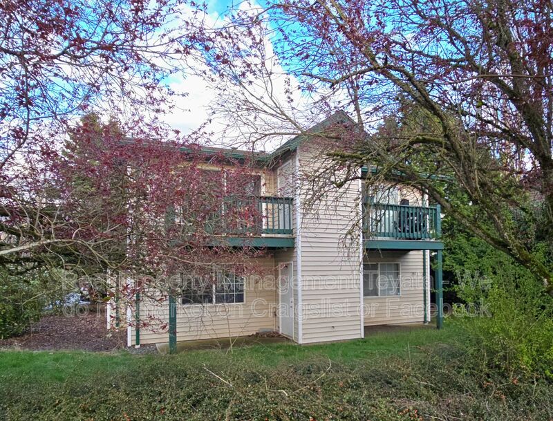 Bellingham House: 2824 Valencia St