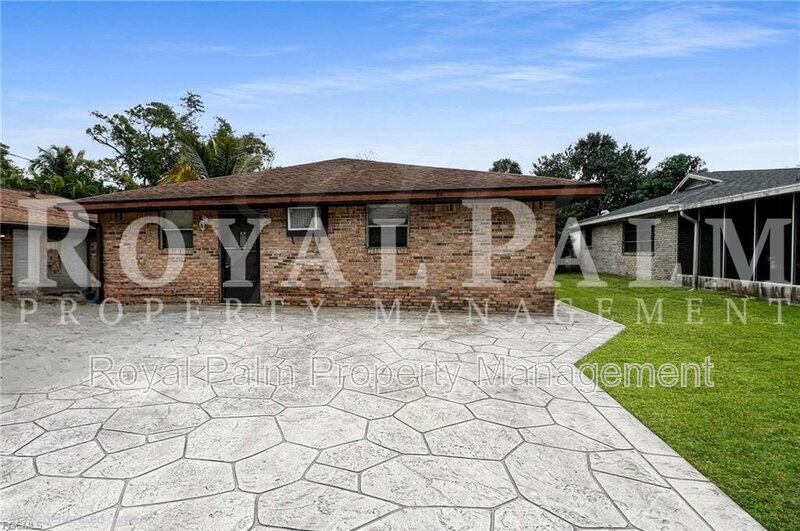 Bonita Springs Condo: 27917 Washington Street