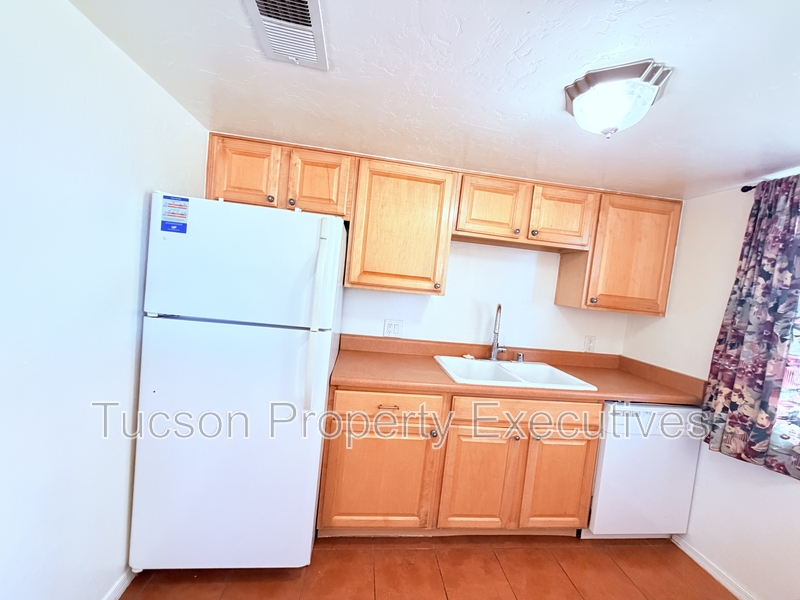 Tucson Condo: 455 West Kelso Street