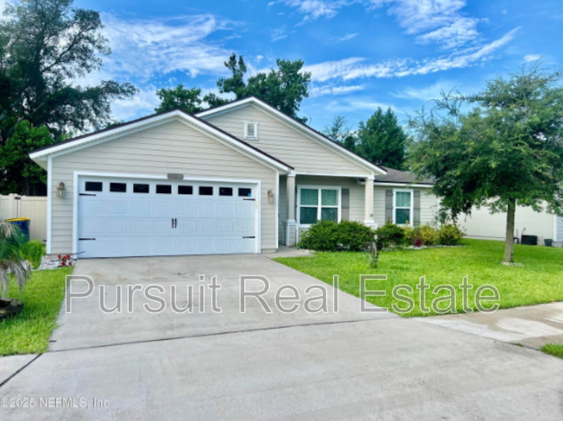 Jacksonville House: 328 Gillespie Gardens Drive