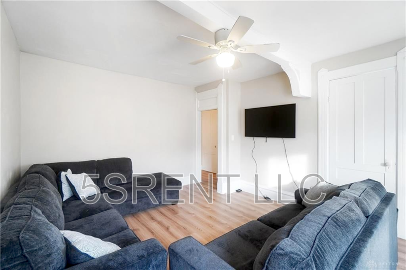 Xenia Condo: 85 W 2nd St Apt 2