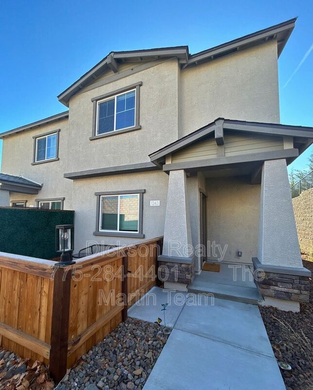 Reno House: 1243 Cedarhaven Court