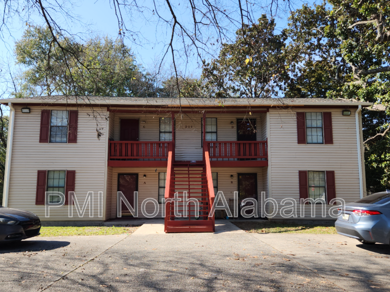 Decatur Condo: 201 8th Ave SW