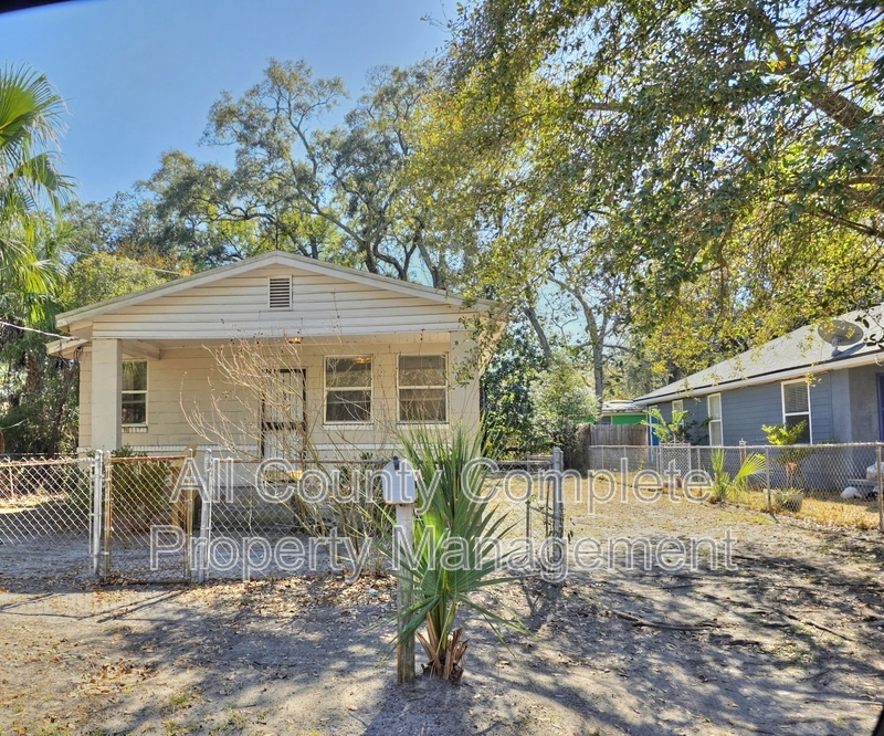 Jacksonvill House: 916 W 25th St