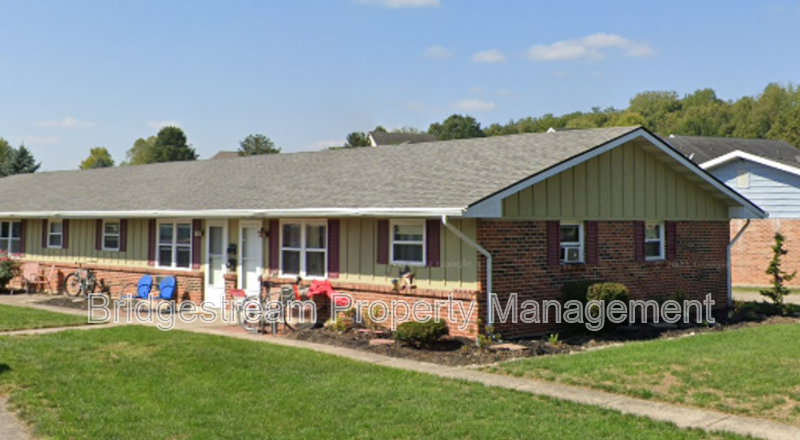 Germantown House: 51 Candlewood Ct