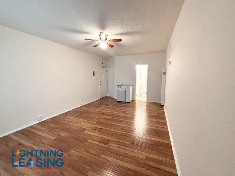 Los Angeles Condo: 946 Carondelet St