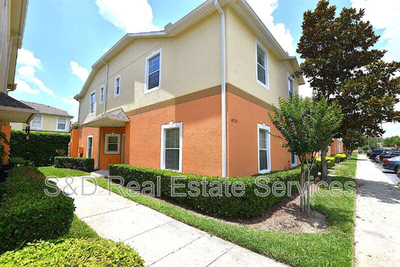 Lakeland House: 4139 Shadetree Ln.