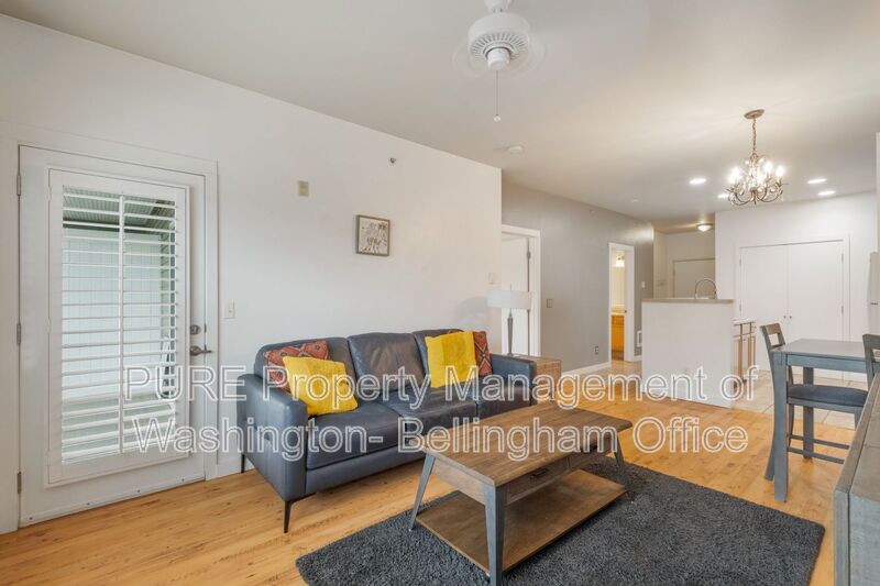 Bellingham House: 512 Darby Drive