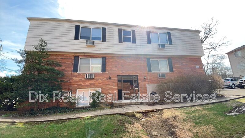 Cincinnati House: 5877 Shadymist Lane